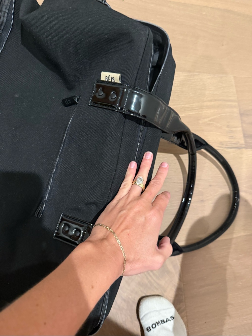 BEIS The Weekend Bag in Black patent - Picture 6 of 7